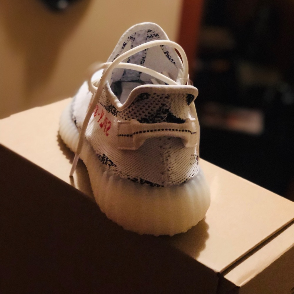Holiday Classic Yeezy Zebras! - Picture 5 of 8